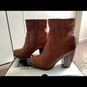 Frye Patty Artisan Boot - Brown - New - Never Worn